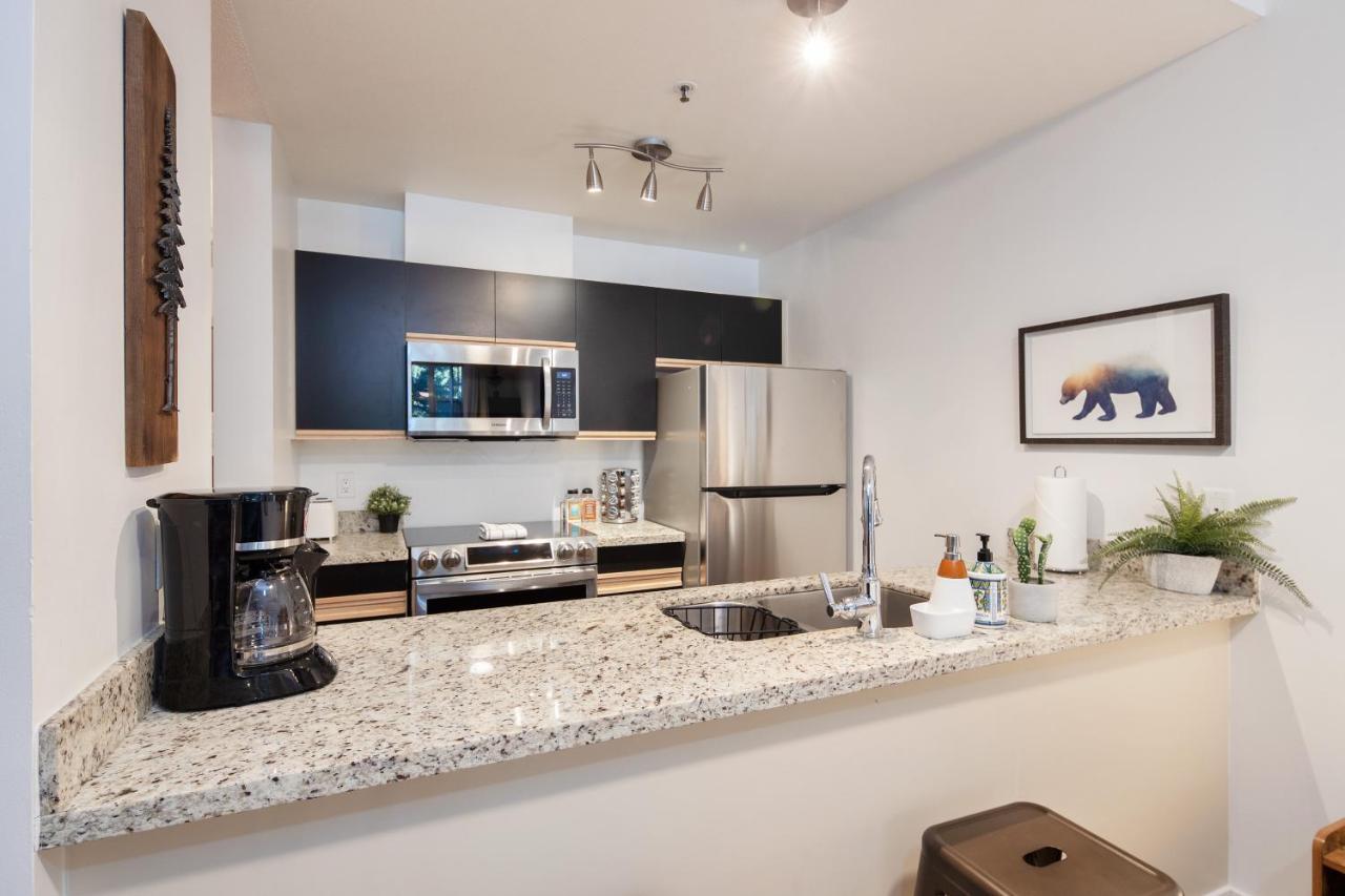 Bright Suite At Ski In/Out Glacier Lodge! Γουίστλερ Εξωτερικό φωτογραφία